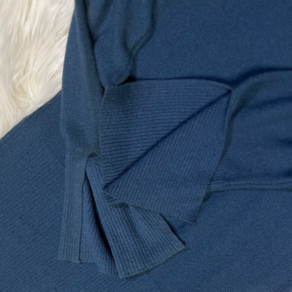 EUC. ✵☽Free People☾✵ Blue High Low V Neck < Criss Cross > Tunic Sweater | XS - Picture 8 of 13